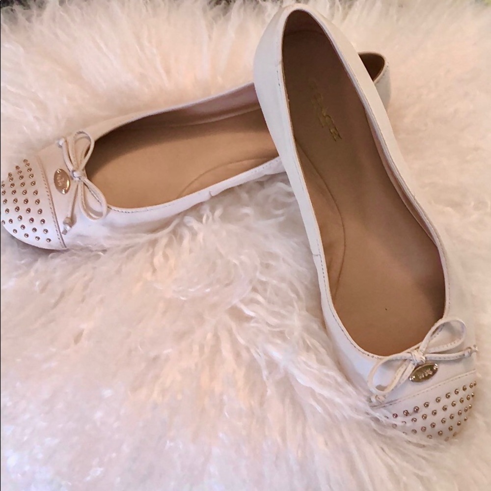 COACH FLATS - cream colored size 7.5